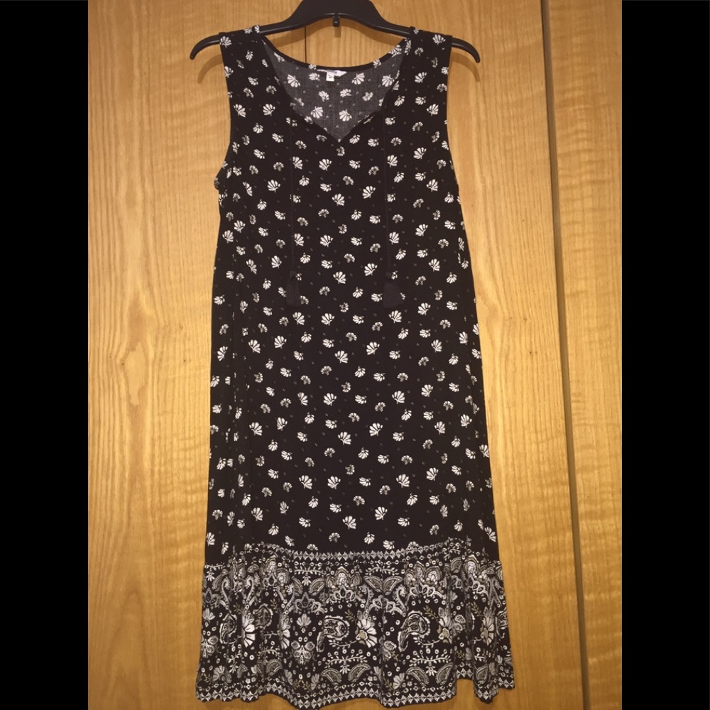 Sleeveless casual dress
